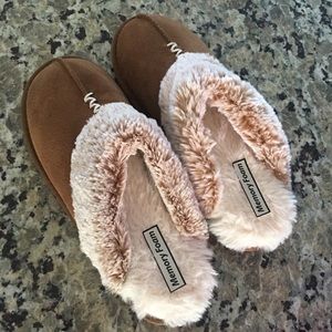 Secret treasures slippers size 6/7